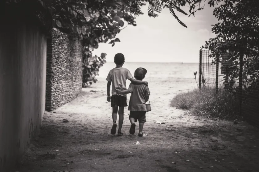 Combined Listings vs Product Siblings: Modeling Shopify Variants